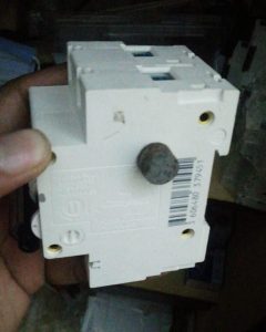 Schnider dc 125 amps battery breaker - Image 2